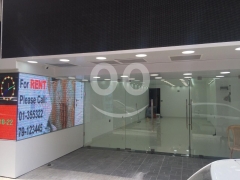 صالة عرض تجارية 600 مم للإيجار في الحمراء | Commercial Showroom for Rent in Hamra 600 SQM