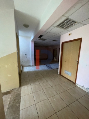 R9-3593 Building for Rent in Btouratij – Koura, 900 m², 3 Floors — 40