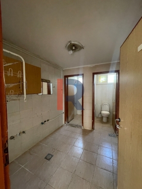 R9-3593 Building for Rent in Btouratij – Koura, 900 m², 3 Floors — 4