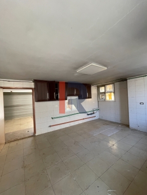 R9-3593 Building for Rent in Btouratij – Koura, 900 m², 3 Floors — 2