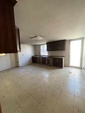 Commercials for rent in Btouratij - R9-3593 Building for Rent in Btouratij &ndash; Koura, 900 m&sup2;, 3 Floorsمبنى للإيجار في بتوراتيج الكورة &ndash; 900 م&sup2;، 3 طوابق