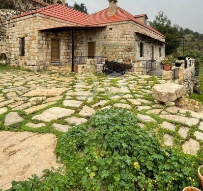 Other real estate in Mayrouba - بيت حجر مستقل للبيع في كسروان