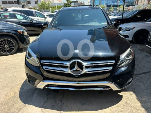 Mercedes-Benz in Sin El Fil - مرسيدس بنز GLC-Class 2017 4Matic أسود نظيفة جداً | Mercedes-Benz GLC 2017 4Matic Black Clean SUV