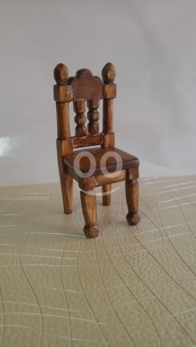 طقم مصغر كرسيين وطاولة خشب موديل إنجليزي مصنوع يدويًا | Miniature Wooden Table & 2 Chairs… — 2