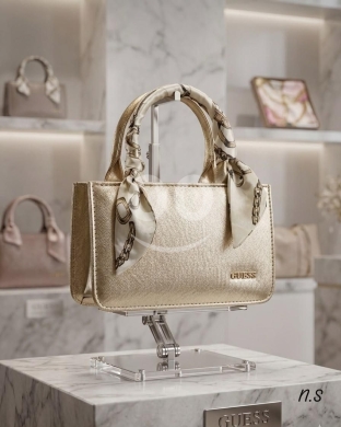 حقيبة يد نسائية غيس تركي نخب أول عالي الجودة مع وشاح حريري | Premium Guess Handbag — 4