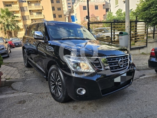 Nissan dans Beyrouth - Nissan Patrol LE V8 2010 | نيسان باترول LE V8 موديل 2010 بحالة ممتازة - مالك واحد