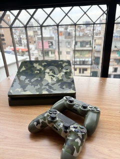 جهاز بلايستيشن 4 سليم إصدار محدود WW2 مع 2 يد تحكم و 12 لعبة | PS4 Slim WW2 Limited Edition