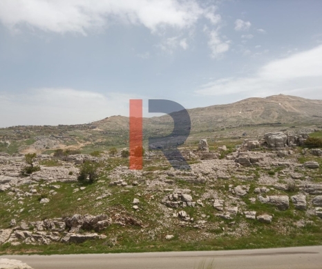 R9-3618 Land for Sale in Baskinta – Metn, 789 m², Zoning 25/50 — 2