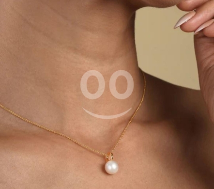 قلادة ذهبية ناعمة بحبة لؤلؤ طبيعي | Delicate Gold Necklace with Natural Pearl — 2