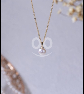 الملابس، الأحذية والزينة في منيه - قلادة ذهبية ناعمة بحبة لؤلؤ طبيعي | Delicate Gold Necklace with Natural Pearl