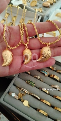 Vêtements, chaussures et accessoires dans Minieh - قلادات ذهبية فخمة بتصميم دمعة مزخرفة | Luxurious Gold Necklaces with Ornate Teardrop Design