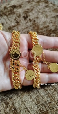 الملابس، الأحذية والزينة في منيه - أساور ذهبية عصرية بسلاسل وعملات متدلية | Modern Gold Bracelets with Chain &amp; Coin Charms