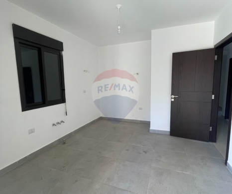 Apartments for sale in Haykaliye - R9-3620 Duplex for Sale in Haykaliyeh &ndash; Koura, 300 m&sup2;, 3 Floors دوبلكس للبيع في هيكلية الكورة &ndash; 300 م&sup2;، 3 طوابق
