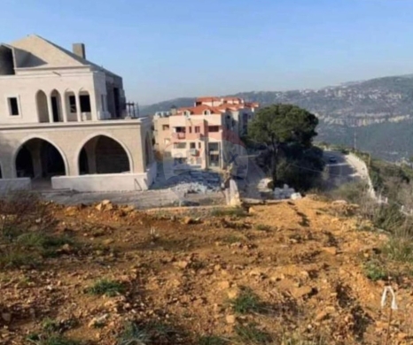 Lands for sale dans Baabda - R9-3636 Land for Sale in Baabda &ndash; 1,100 m&sup2;, Residential Zoning, 4 Floors أرض للبيع في بعبدا &ndash; 1,100 م&sup2;، تصنيف سكني، 4 طوابق