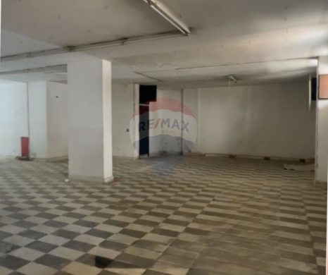 Commercials for rent in Boulvard - R9-3646 Showroom for Rent in Boulevard &ndash; Tripoli, 500 m&sup2;, 5 Facades, Warehouse معرض للإيجار في البولفار طرابلس &ndash; 500 م&sup2;، 5 واجهات، مستودع