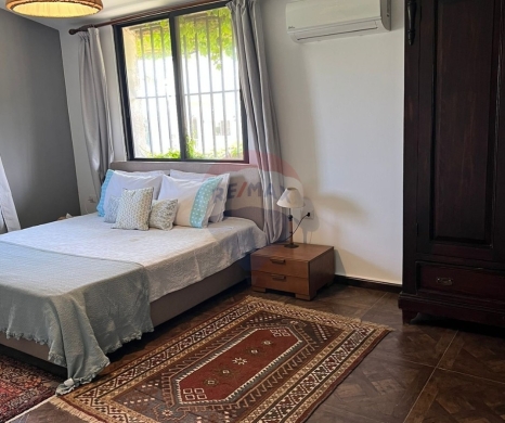 Villas for rent in Ejdabrine - R9-3655 Villa for Rent in Abrinne &ndash; Batroun, 500 m&sup2; Building, Pool, Panoramic Viewفيلا للإيجار في عبرين البترون &ndash; 500 م&sup2; بناء، مسبح، إطلالة بانورامية
