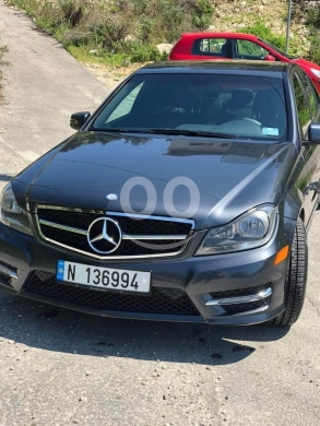 Mercedes-Benz in Antelias - Mercedes W204 2013
