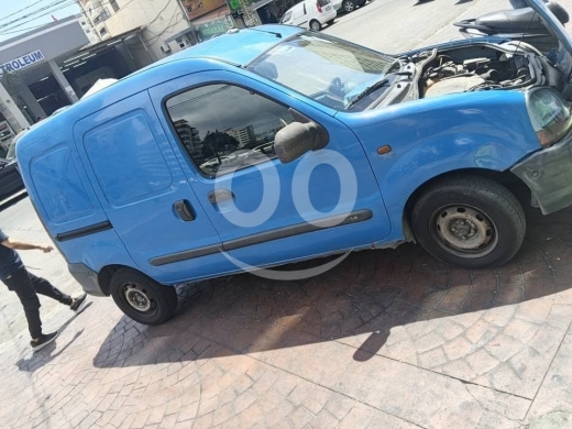 Renault in Tal Hemayra - Renault موديل 2000