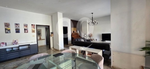 Apartments for sale dans Hamra - Apartment for Sale in Beirut Hamra 200sqm | شقة للبيع في بيروت الحمرا مساحة 200 متر