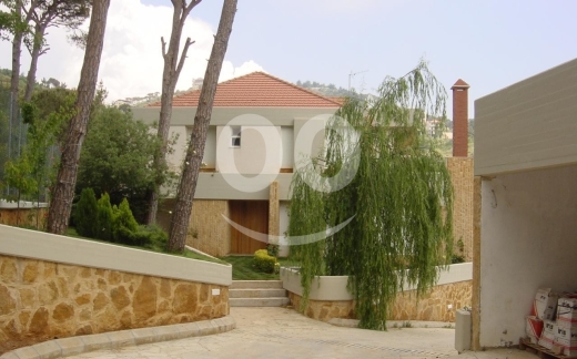 Autres biens immobiliers dans Chemlan - فيلا فخمة للبيع في شملان بمساحة 550 متر مربع | Luxury Villa for Sale in Shemlan, 550sqm