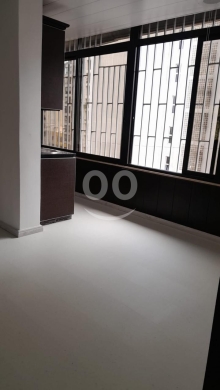 Commercials for sale dans Hamra - مكتب للإيجار في الحمرا بمساحتين ومدخل مستقل | Office for Rent in Hamra