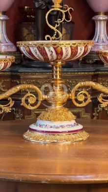زنبقة سيفر وبرونز مطلي بالذهب | Sèvres and Gold-Plated Bronze Lily — 2