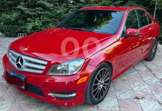 Mercedes-Benz in Hoch el-Oumara - Mercedes-benz C250 model 2013