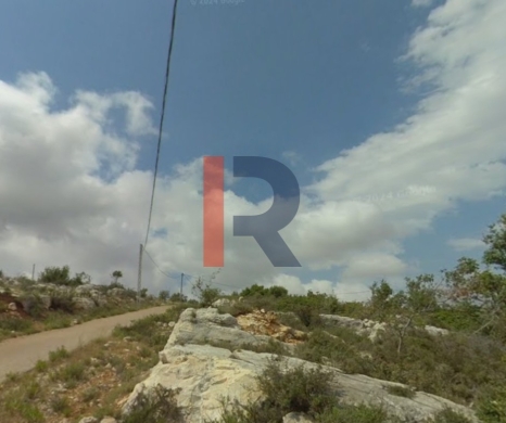 R9-3667 Land for Sale in Nakhleh – Koura, 1608 m² Residential, Zoning 20/40 — 2