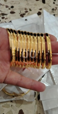 Clothes, Footwear & Accessories in Minieh - طقم أساور ذهبية كلاسيكية ناعمة | Classic Smooth Gold Bangles Set