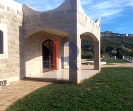 R9-3700 Villa for Sale in Jouniyeh – Aajaltoun, 350 m², Land 2300 m² — 3