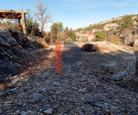 R9-3702 Land for Sale in Bchaaleh – Batroun, 850 m², Zoning 25/50 — 5