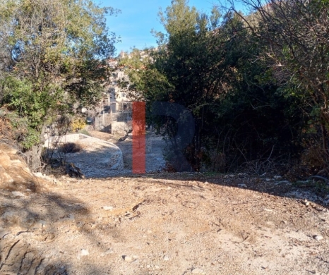 R9-3702 Land for Sale in Bchaaleh – Batroun, 850 m², Zoning 25/50 — 3