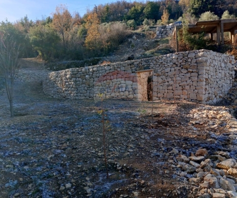 اراضي للبيع في البترون - R9-3702 Land for Sale in Bchaaleh &ndash; Batroun, 850 m&sup2;, Zoning 25/50 أرض للبيع في بشعليه البترون &ndash; 850 م&sup2;، تصنيف 25/50