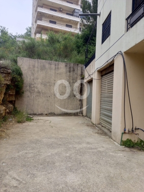 Commercials for sale dans Aley - مستودع للبيع في عاليه | Warehouse for Sale in Aley