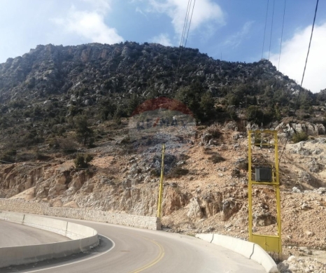 اراضي للبيع في جونيه - R9-3732 Land for Sale in Baabda &ndash; Jabal es-Saa&iuml;d&eacute; near Jounieh, 24,200 m&sup2; أرض للبيع في بعبدا جبل السعيد قرب جونية &ndash; 24,200 م&sup2;