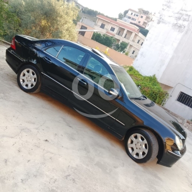 Mercedes-Benz dans Doueir - مرسيدس C240 موديل 2005 بحالة ممتازة للبيع | Mercedes C240 2005 Excellent Condition