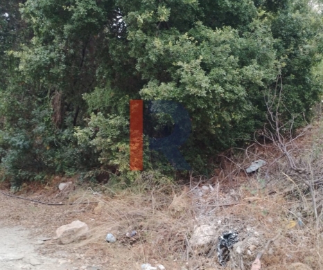 R9-3736 Land for Sale in Broumana – Kanabeh, 490 m², Zoning 30/90 — 3