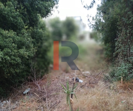 R9-3736 Land for Sale in Broumana – Kanabeh, 490 m², Zoning 30/90