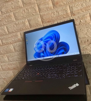 Computers Parts & Software Accessories in Minieh - ThinkPad T15 Gen 2 Touch Screen