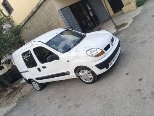 Renault in Tal Hemayra - Renault موديل 2004