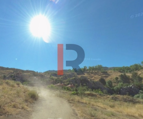 R9-3752 Land for Sale in Laqlouq – Ehmej, Mount Lebanon, 5,850 m², Zoning 10/25 — 3