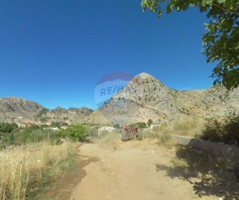اراضي للبيع في حجه جبيل - R9-3752 Land for Sale in Laqlouq &ndash; Ehmej, Mount Lebanon, 5,850 m&sup2;, Zoning 10/25 أرض للبيع في لقلوق إهمج جبل لبنان &ndash; 5,850 م&sup2;، تصنيف 10/25