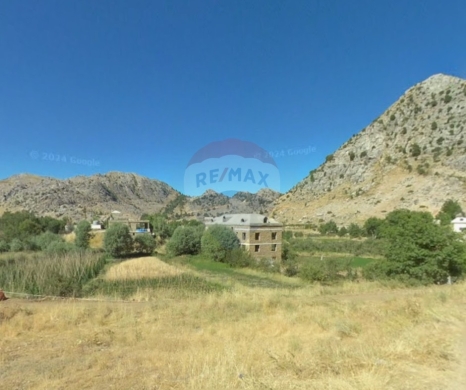 R9-3752 Land for Sale in Laqlouq – Ehmej, Mount Lebanon, 5,850 m², Zoning 10/25 أرض للبيع… — 2