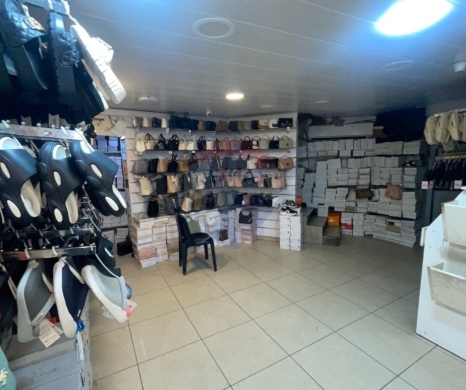 عقارات تجارية للبيع في Basatin Tripoli - R9-3543 Shop for Sale in Souk Al Arid &ndash; Tripoli, 120 m&sup2;, Facing Hammam Al Abed محل للبيع في سوق العريض طرابلس &ndash; 120 م&sup2;، مقابل حمام العبد