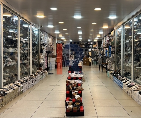R9-3543 Shop for Sale in Souk Al Arid – Tripoli, 120 m², Facing Hammam Al Abed