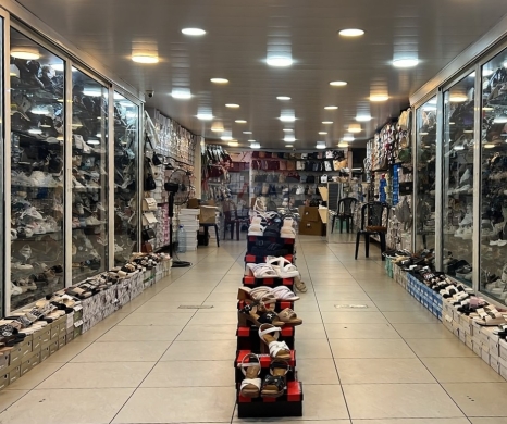 R9-3543 Shop for Sale in Souk Al Arid – Tripoli, 120 m², Facing Hammam Al Abed محل للبيع في سوق العريض طرابلس – 120 م²، مقابل حمام العبد