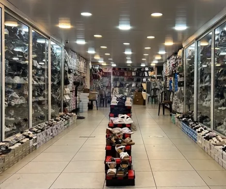 R9-3543 Shop for Sale in Souk Al Arid – Tripoli, 120 m², Facing Hammam Al Abed محل للبيع في سوق العريض طرابلس – 120 م²، مقابل حمام العبد