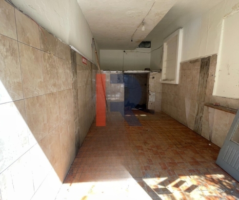 R9-3763 Storage for Sale in Azmi Street – Tripoli, 30 m², 2 Floors
