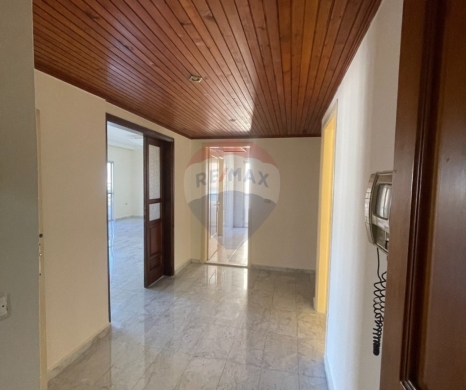 شقق للإيجار في Miten - R9-3762 Apartment for Rent in Miten Street &ndash; Tripoli, 250 m&sup2;, Renovatedشقة للإيجار في شارع ميتين طرابلس &ndash; 250 م&sup2;، مجددة