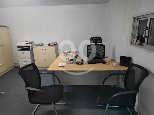 Mobilier et équipement de bureau dans Zouk Mosbeh - معدات مكتبية كاملة بحالة ممتازة ماركة Ferra | Complete Office Furniture Set Ferra
